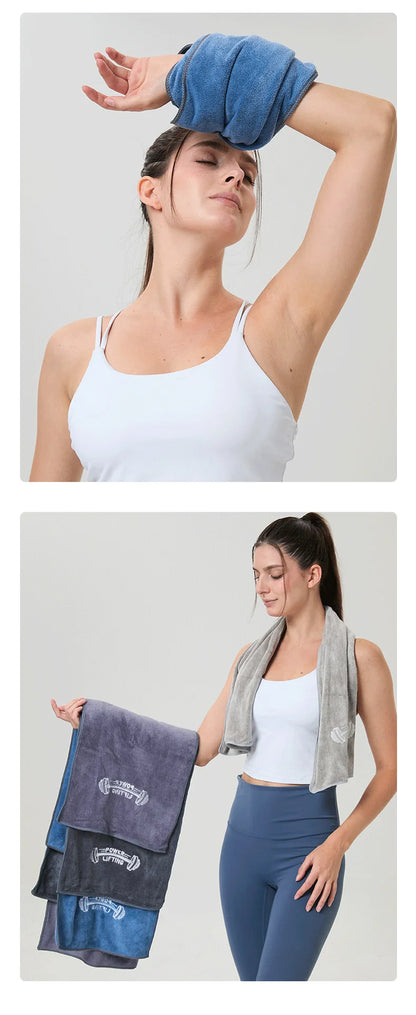 Person holding the Microfiber Towel.